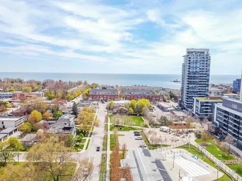 60 Rosewood Avenue Mississauga ON L5G 4W2