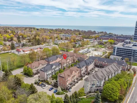 60 Rosewood Avenue Mississauga ON L5G 4W2