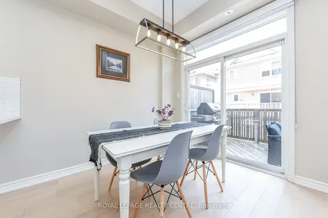 60 Rosewood Avenue Mississauga ON L5G 4W2