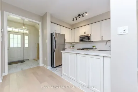 60 Rosewood Avenue Mississauga ON L5G 4W2