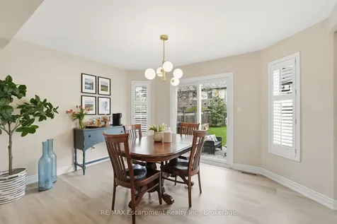 2124 Glenhampton Road Oakville ON L6M 3X1