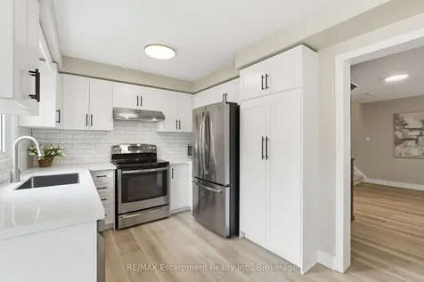 2124 Glenhampton Road Oakville ON L6M 3X1