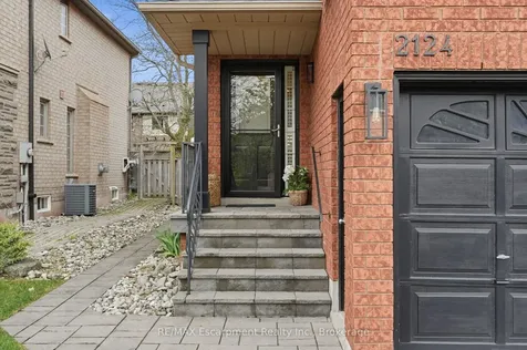 2124 Glenhampton Road Oakville ON L6M 3X1