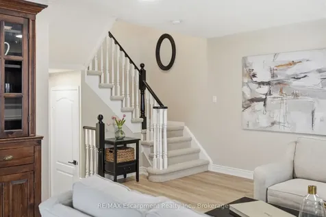 2124 Glenhampton Road Oakville ON L6M 3X1