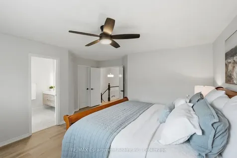 2124 Glenhampton Road Oakville ON L6M 3X1