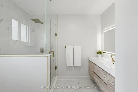 2124 Glenhampton Road Oakville ON L6M 3X1