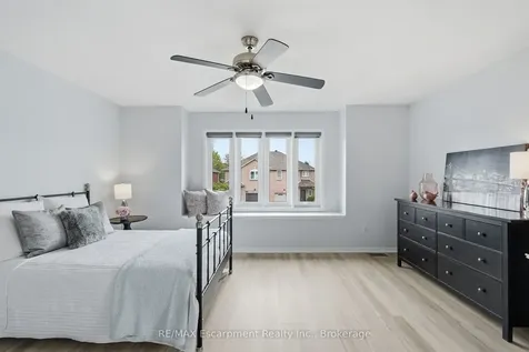 2124 Glenhampton Road Oakville ON L6M 3X1