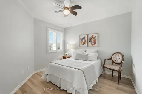 2124 Glenhampton Road Oakville ON L6M 3X1