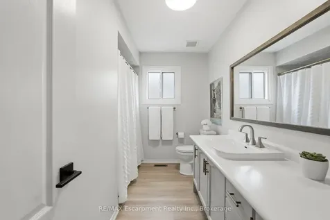 2124 Glenhampton Road Oakville ON L6M 3X1