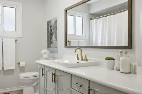 2124 Glenhampton Road Oakville ON L6M 3X1