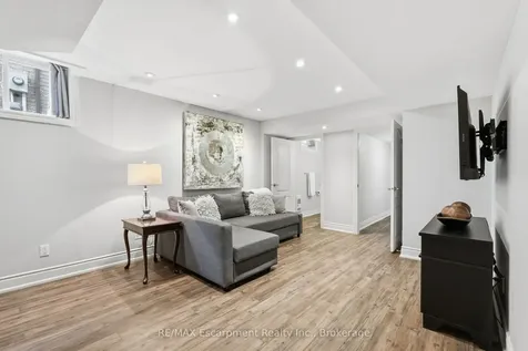 2124 Glenhampton Road Oakville ON L6M 3X1