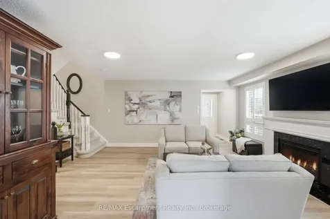 2124 Glenhampton Road Oakville ON L6M 3X1