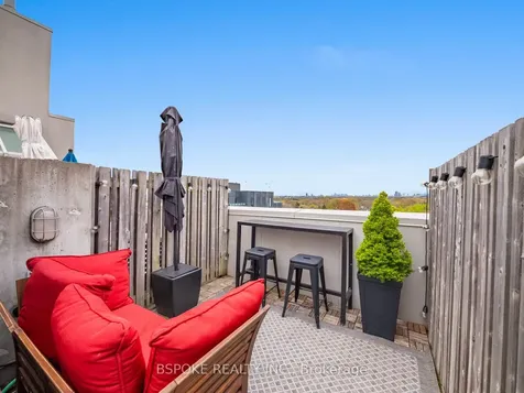 437 Roncesvalles Avenue Toronto ON M6R 3B9