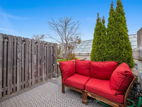 437 Roncesvalles Avenue Toronto ON M6R 3B9