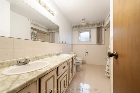 1164 Kipling Avenue Toronto ON M9B 3M6