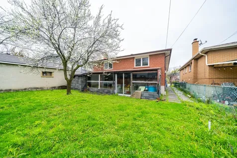 1164 Kipling Avenue Toronto ON M9B 3M6