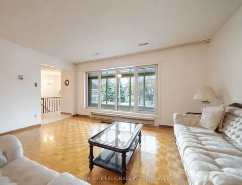 1164 Kipling Avenue Toronto ON M9B 3M6