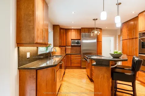 237 Burgundy Drive Oakville ON L6J 4G2
