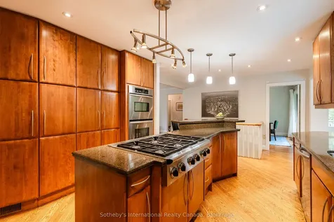 237 Burgundy Drive Oakville ON L6J 4G2
