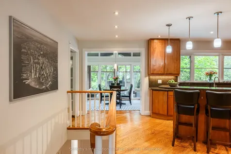 237 Burgundy Drive Oakville ON L6J 4G2