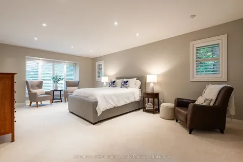 237 Burgundy Drive Oakville ON L6J 4G2