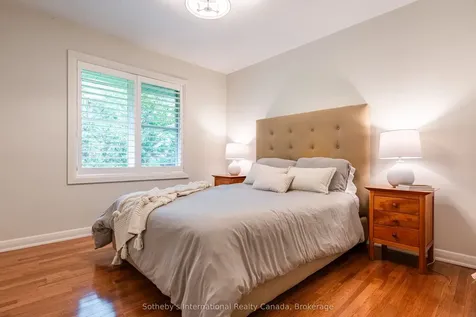 237 Burgundy Drive Oakville ON L6J 4G2