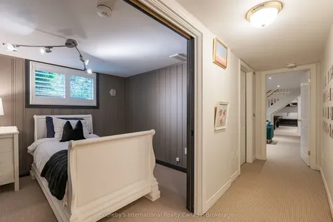 237 Burgundy Drive Oakville ON L6J 4G2