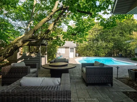 237 Burgundy Drive Oakville ON L6J 4G2