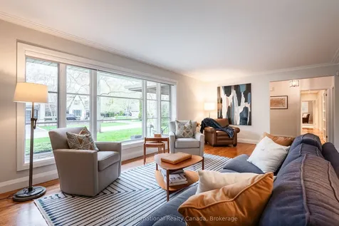 237 Burgundy Drive Oakville ON L6J 4G2