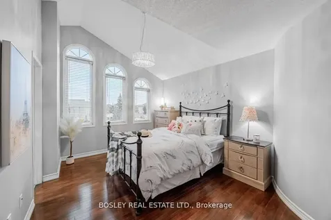 6358 Lisgar Drive Mississauga ON L5N 7W1