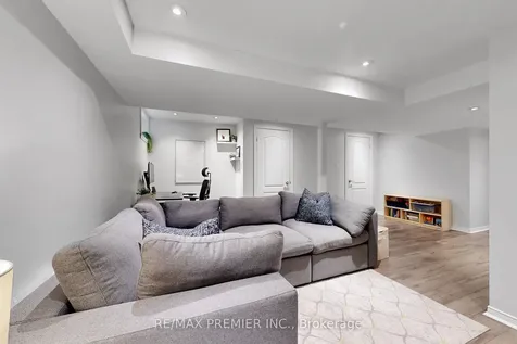 1232 Guelph Line Burlington ON L7P 2S9