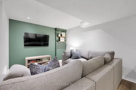 1232 Guelph Line Burlington ON L7P 2S9