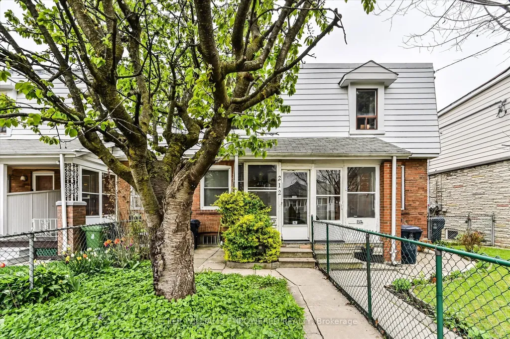 212 Silverthorn Avenue Toronto ON M6N 3K4