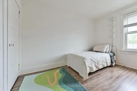 212 Silverthorn Avenue Toronto ON M6N 3K4