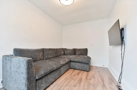 212 Silverthorn Avenue Toronto ON M6N 3K4
