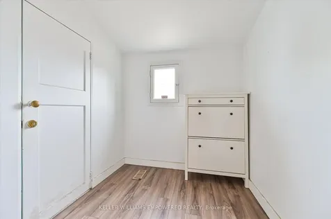 212 Silverthorn Avenue Toronto ON M6N 3K4