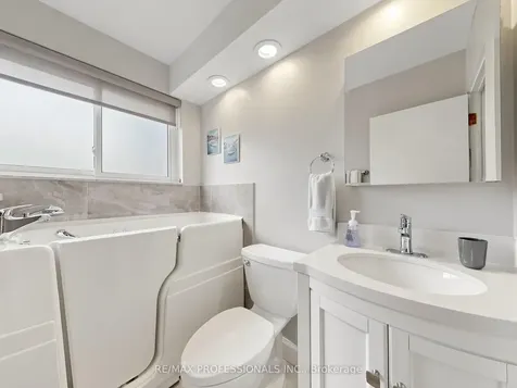 177 Elmhurst Drive Toronto ON M9W 2L2