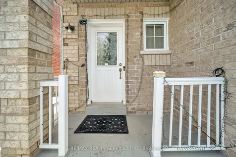 82 Footbridge Crescent Brampton ON L6R 0T8