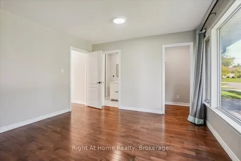 257 Wales Crescent Oakville ON L6L 3X8