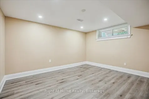 257 Wales Crescent Oakville ON L6L 3X8