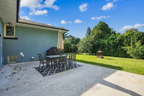 257 Wales Crescent Oakville ON L6L 3X8