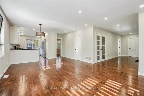 257 Wales Crescent Oakville ON L6L 3X8