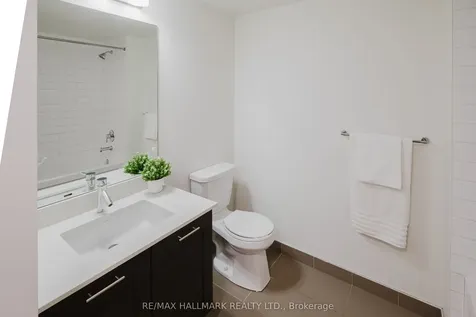 2212 Lake Shore Boulevard W Toronto ON M8V 0C2