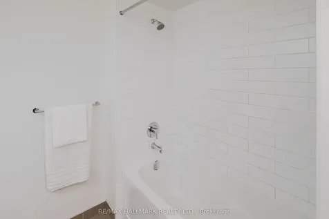 2212 Lake Shore Boulevard W Toronto ON M8V 0C2