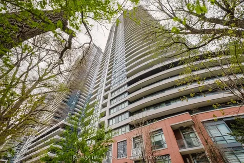 2212 Lake Shore Boulevard W Toronto ON M8V 0C2