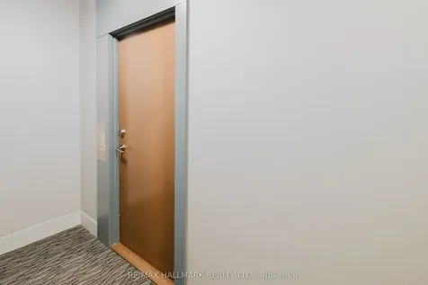 2212 Lake Shore Boulevard W Toronto ON M8V 0C2