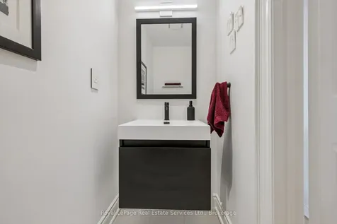 2250 Rockingham Drive Oakville ON L6H 6J3