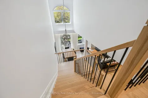 2250 Rockingham Drive Oakville ON L6H 6J3