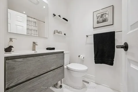 2250 Rockingham Drive Oakville ON L6H 6J3