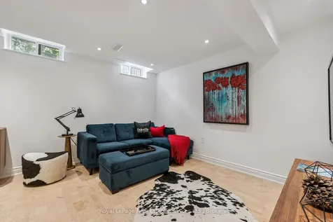 2250 Rockingham Drive Oakville ON L6H 6J3